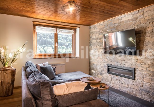 Terraced House in Salardú - Casa Pujo by Totiaran Terraced House in Salardú - Casa Pujo by Totiaran