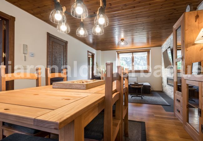 Terraced House in Salardú - Casa Pujo by Totiaran Terraced House in Salardú - Casa Pujo by Totiaran