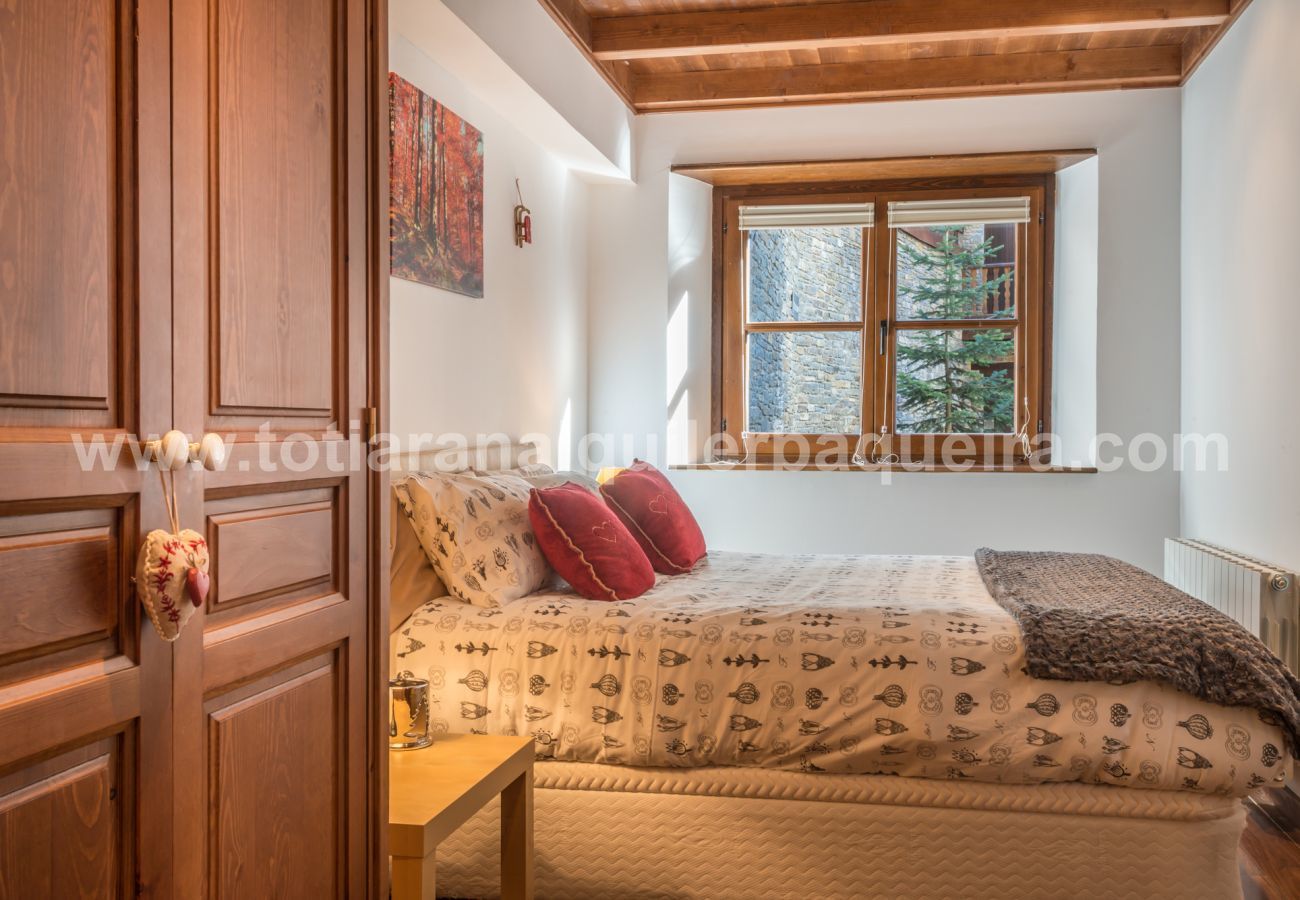 Apartment in Baqueira - Garona by Totiaran