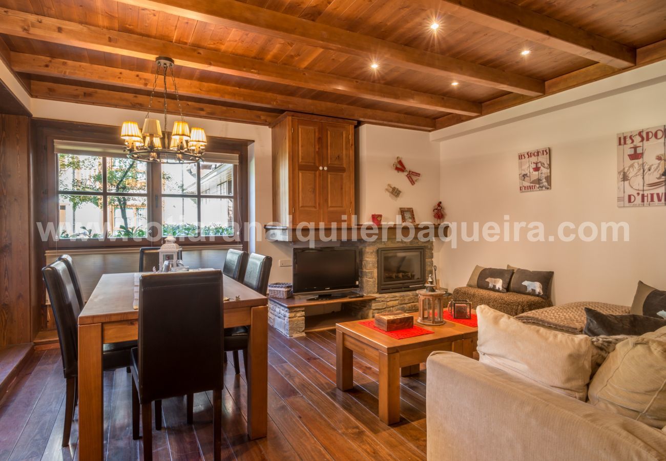 Apartment in Baqueira - Garona by Totiaran