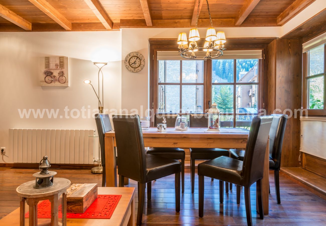 Apartment in Baqueira - Garona by Totiaran