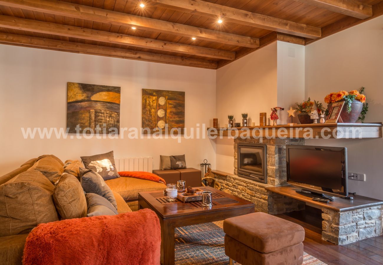Apartment in Baqueira - Colomers by Totiaran