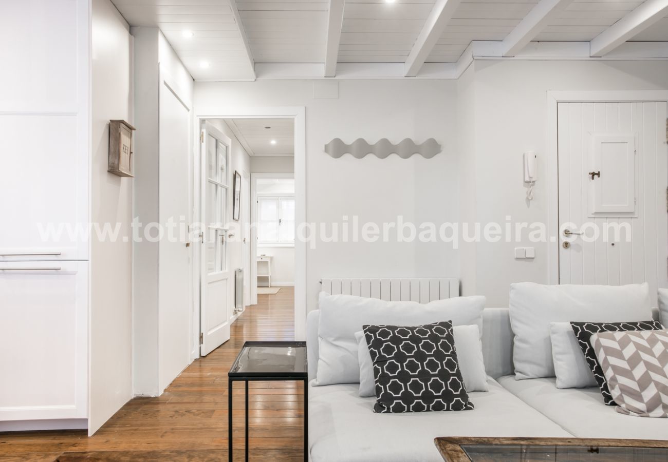 Apartment in Baqueira - Comalada By Totiaran