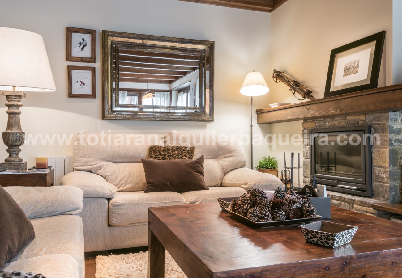 Apartment in Baqueira - Craba by Totiaran