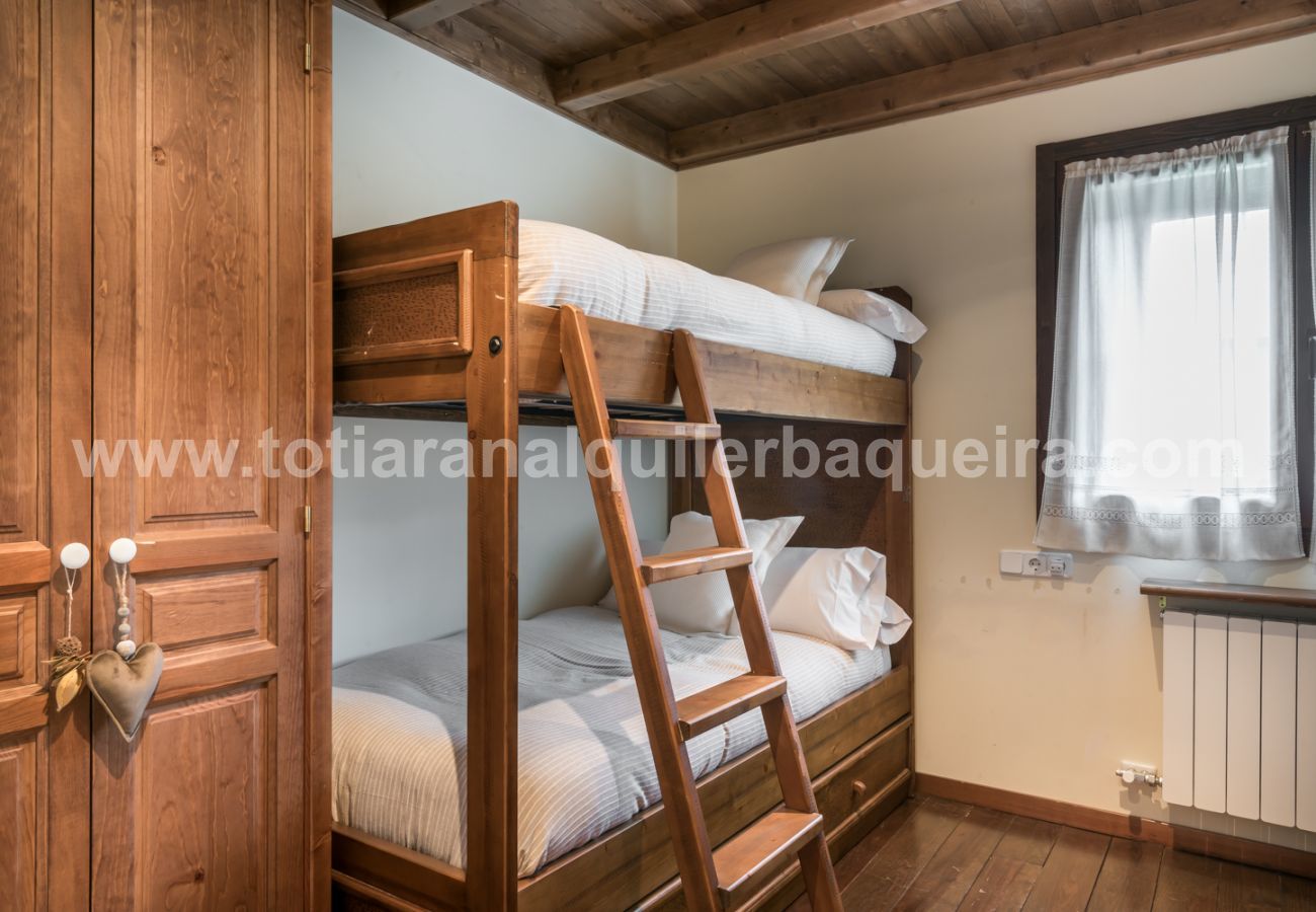 Apartment in Baqueira - Craba by Totiaran