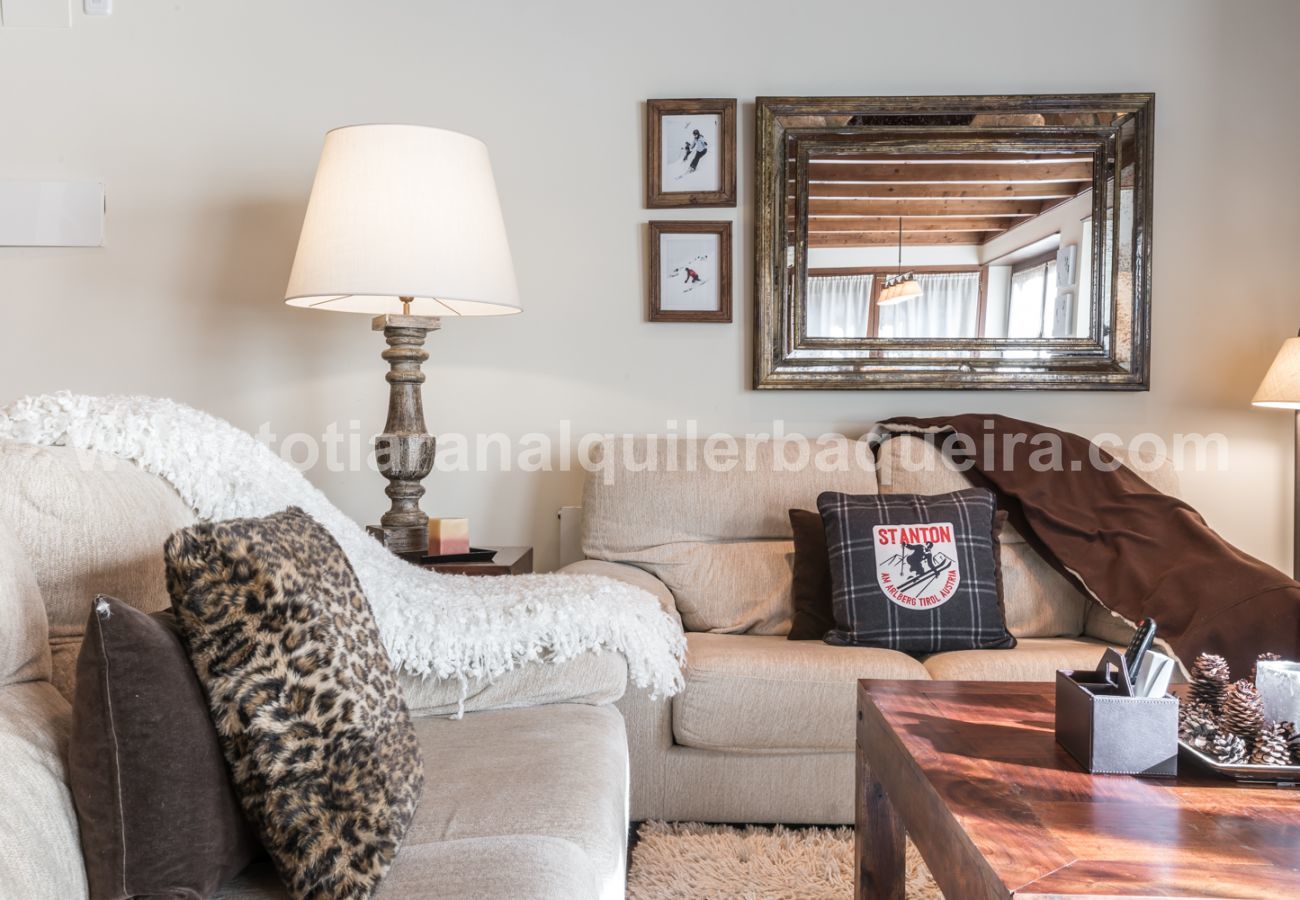 Apartment in Baqueira - Craba by Totiaran