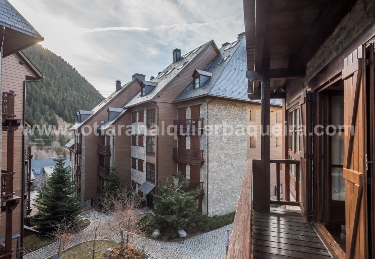 Apartment in Baqueira - Craba by Totiaran