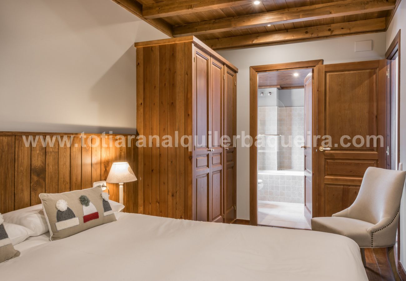 Apartment in Baqueira - Es Bordius by Totiaran