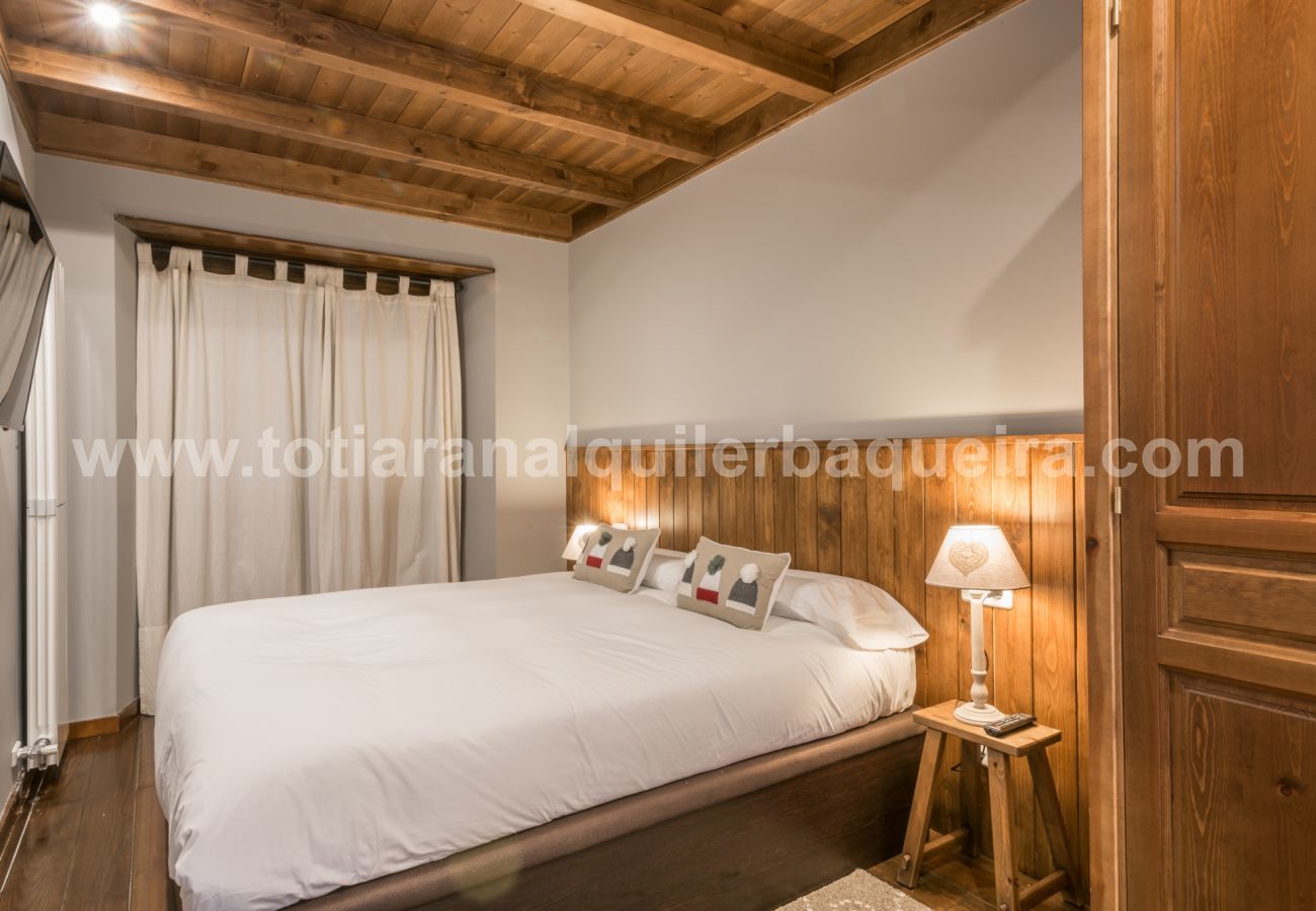 Apartment in Baqueira - Es Bordius by Totiaran