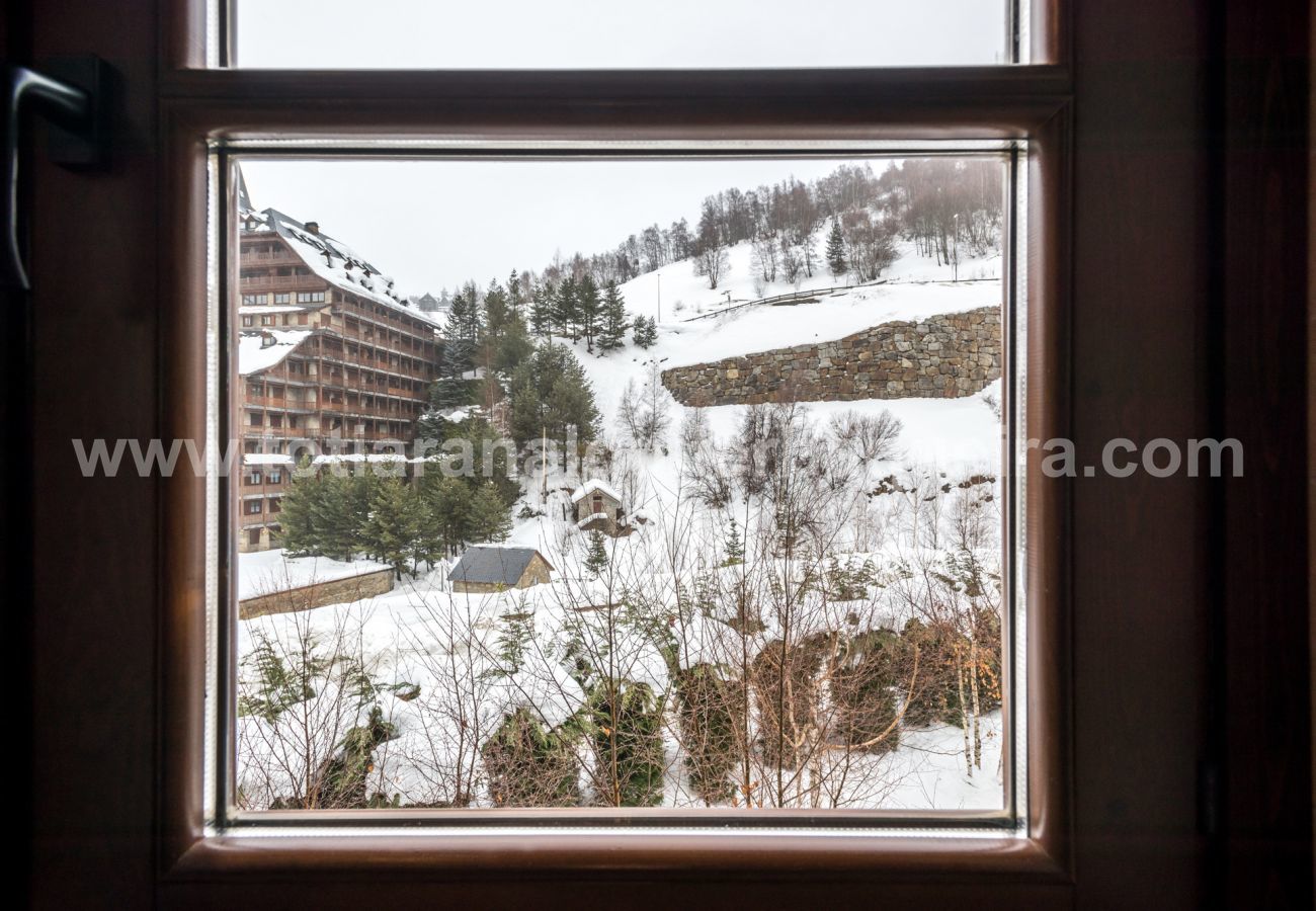 Apartment in Baqueira - Es Bordius by Totiaran