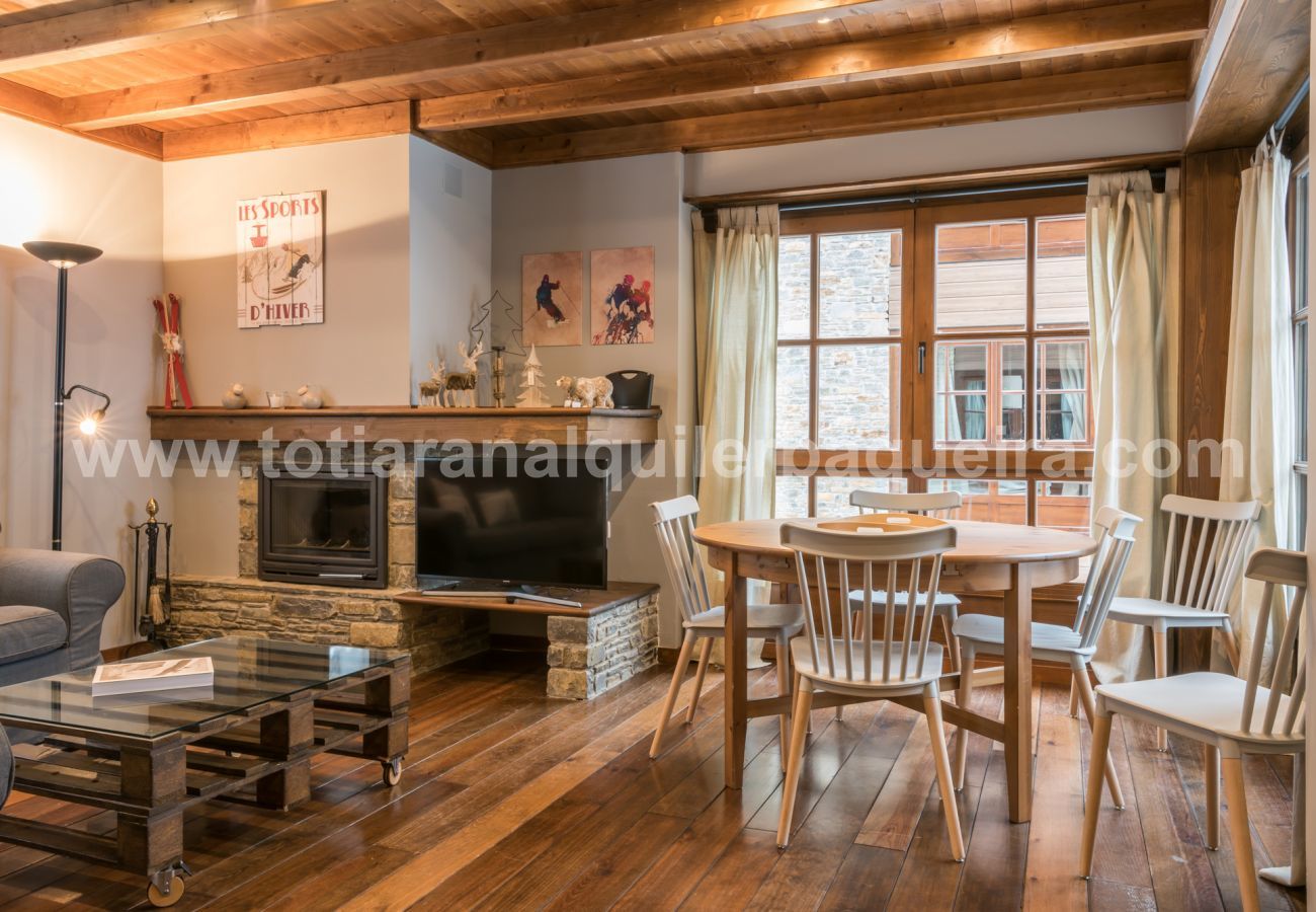 Apartment in Baqueira - Es Bordius by Totiaran