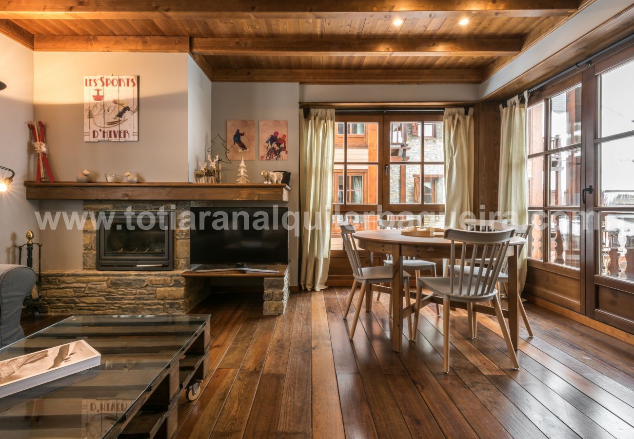 Apartment in Baqueira - Es Bordius by Totiaran