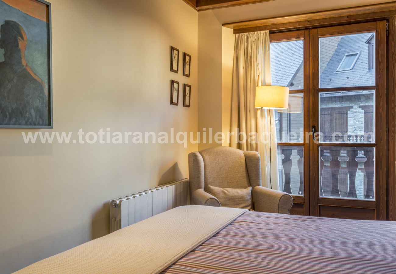 Apartment in Baqueira - Jireta by Totiaran