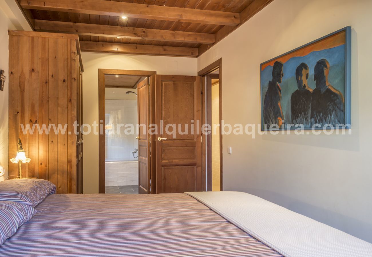 Apartment in Baqueira - Jireta by Totiaran