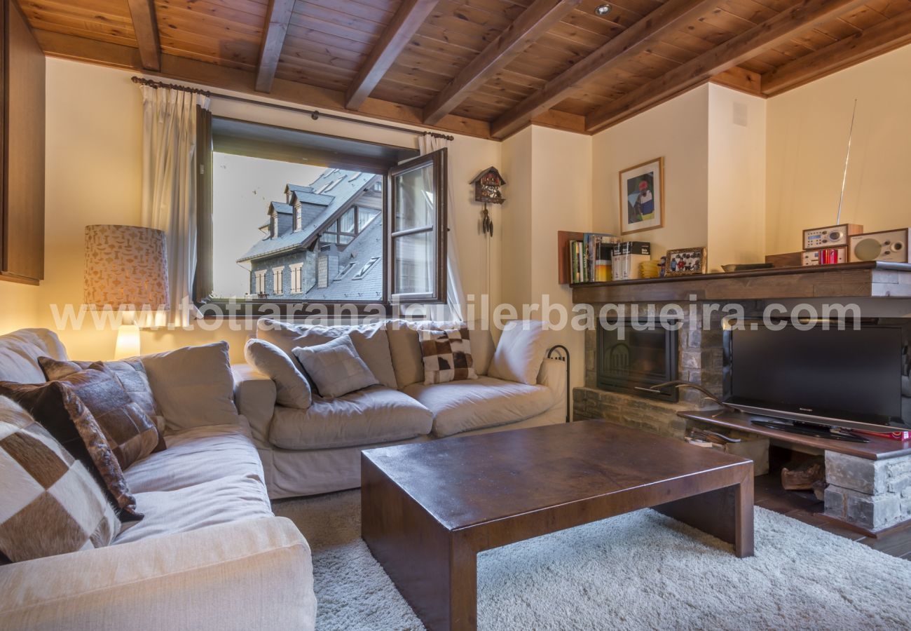 Apartment in Baqueira - Jireta by Totiaran