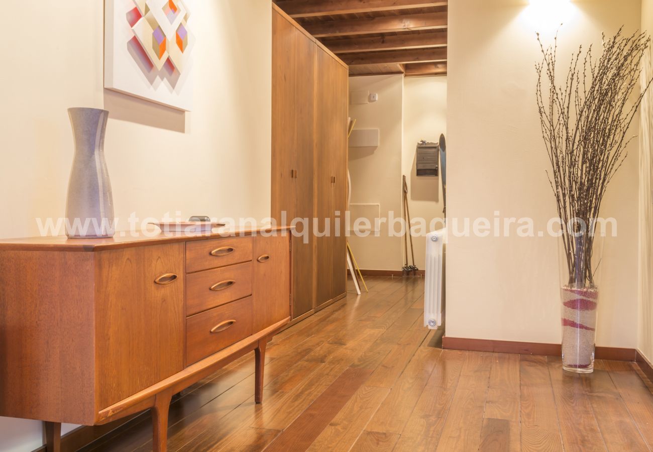 Apartment in Baqueira - Jireta by Totiaran