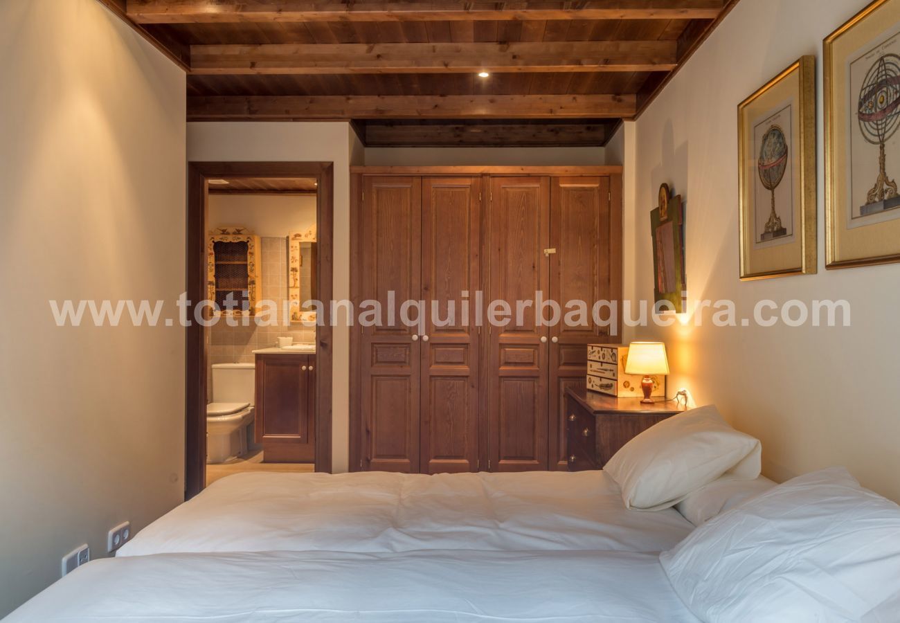 Apartment in Baqueira - Pastorets by Totiaran