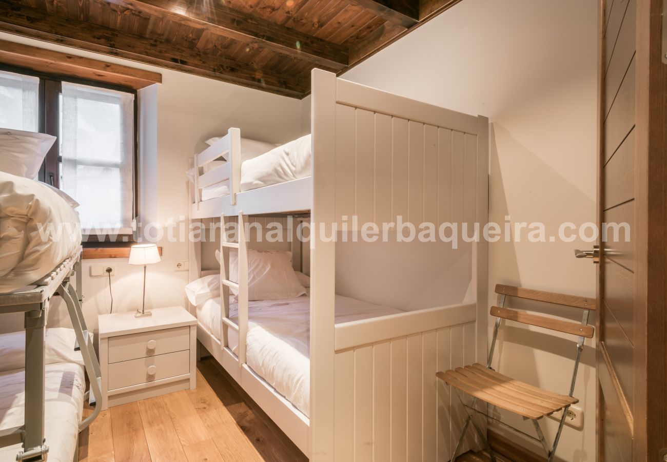 Apartment in Baqueira - Carreretes by Totiaran