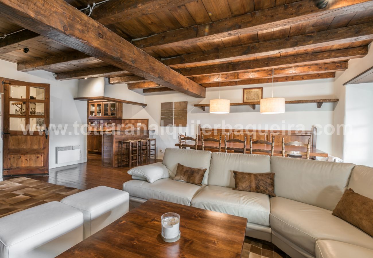 Living room Casa Pomarin Totiaran, house in Pleta  Baqueira 
