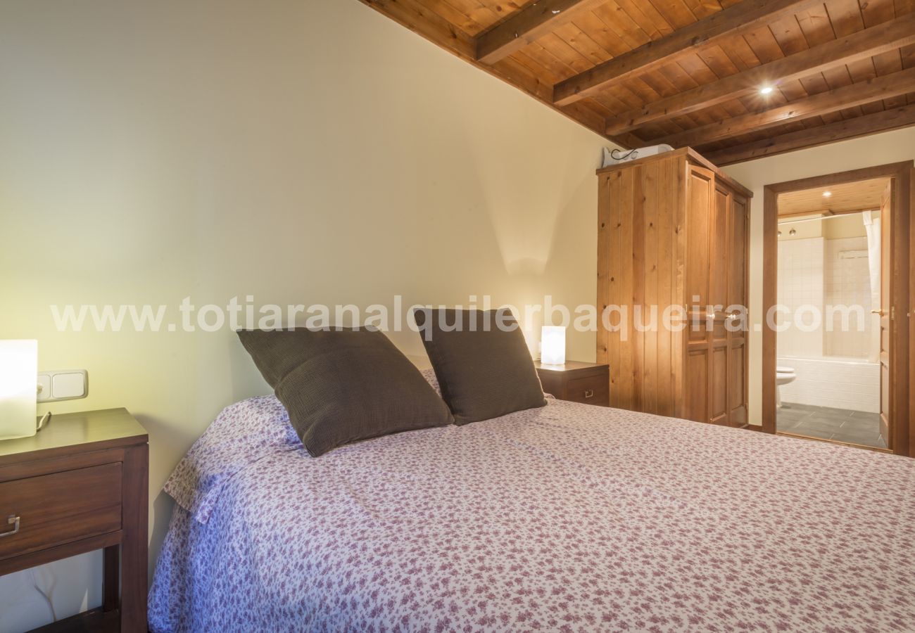 Apartment in Baqueira - Jordana by Totiaran