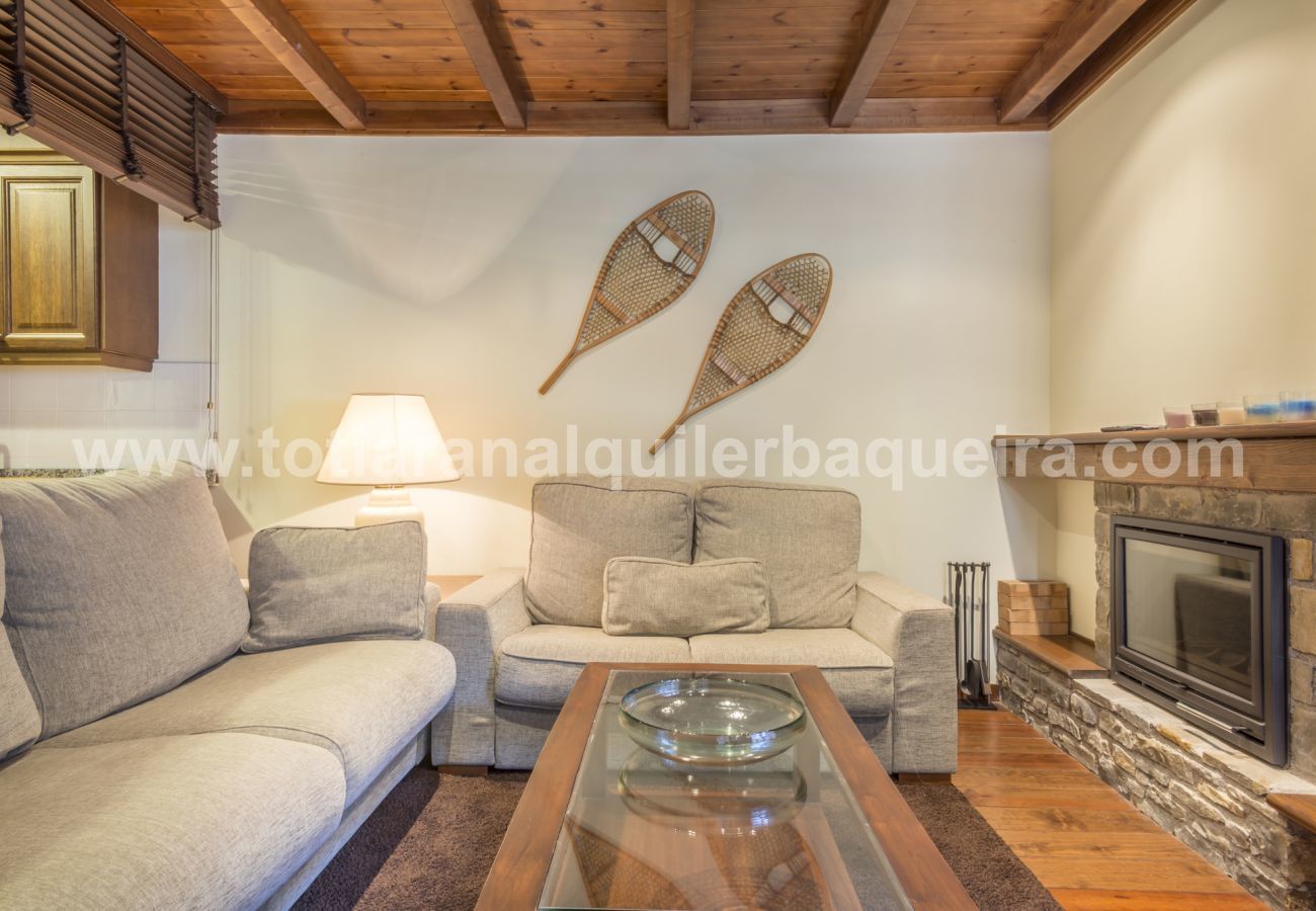 Living room Jordana  Totiaran, apartment in Val de Ruda, Baqueira