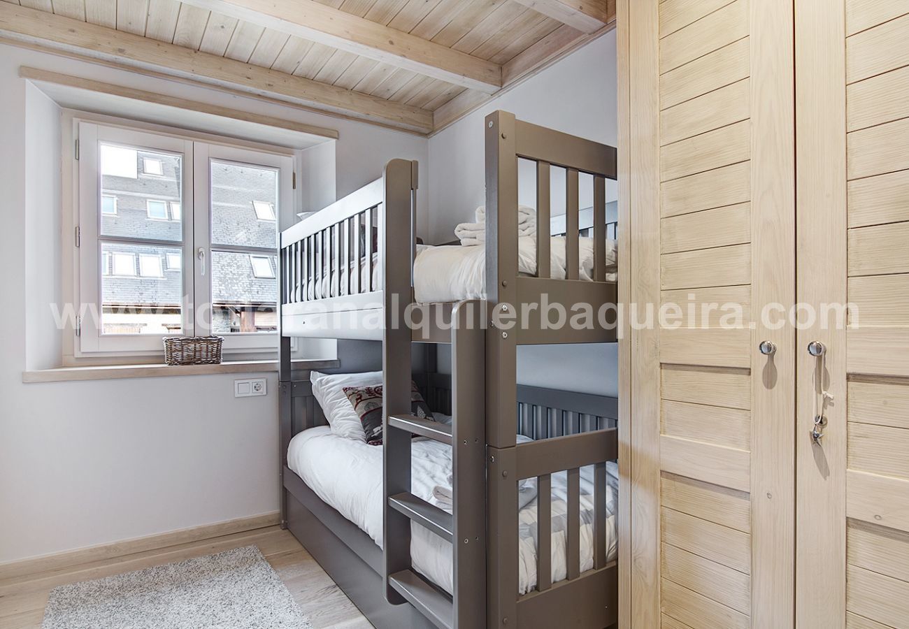 Apartment in Baqueira - Ratera by Totiaran