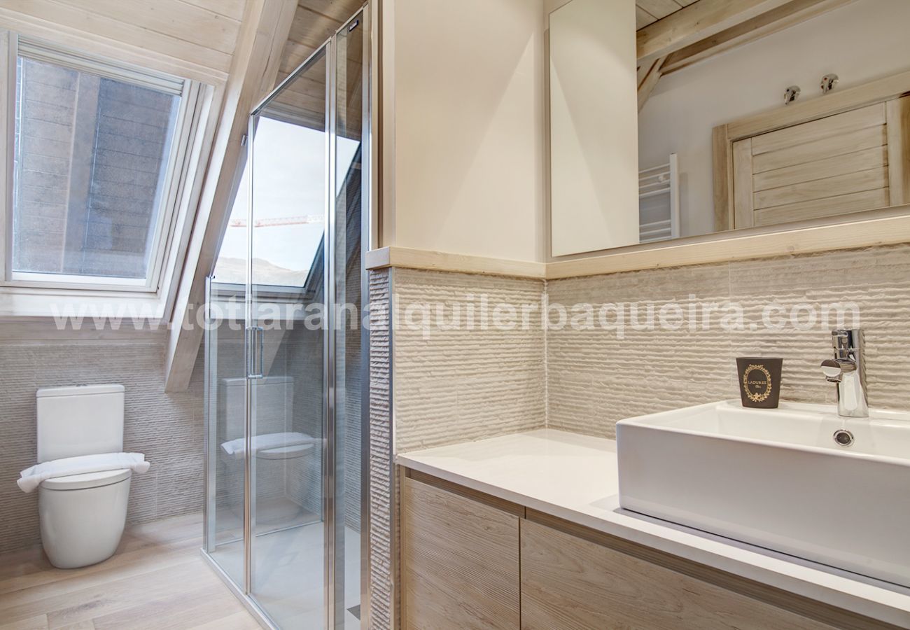Apartment in Baqueira - Ratera by Totiaran