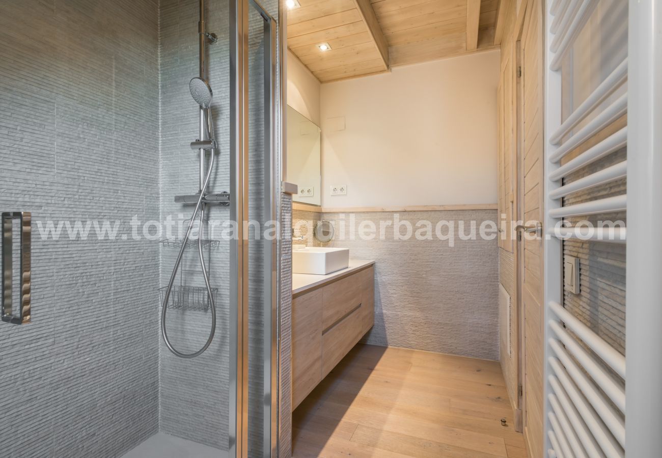 Apartment in Baqueira - Ratera by Totiaran