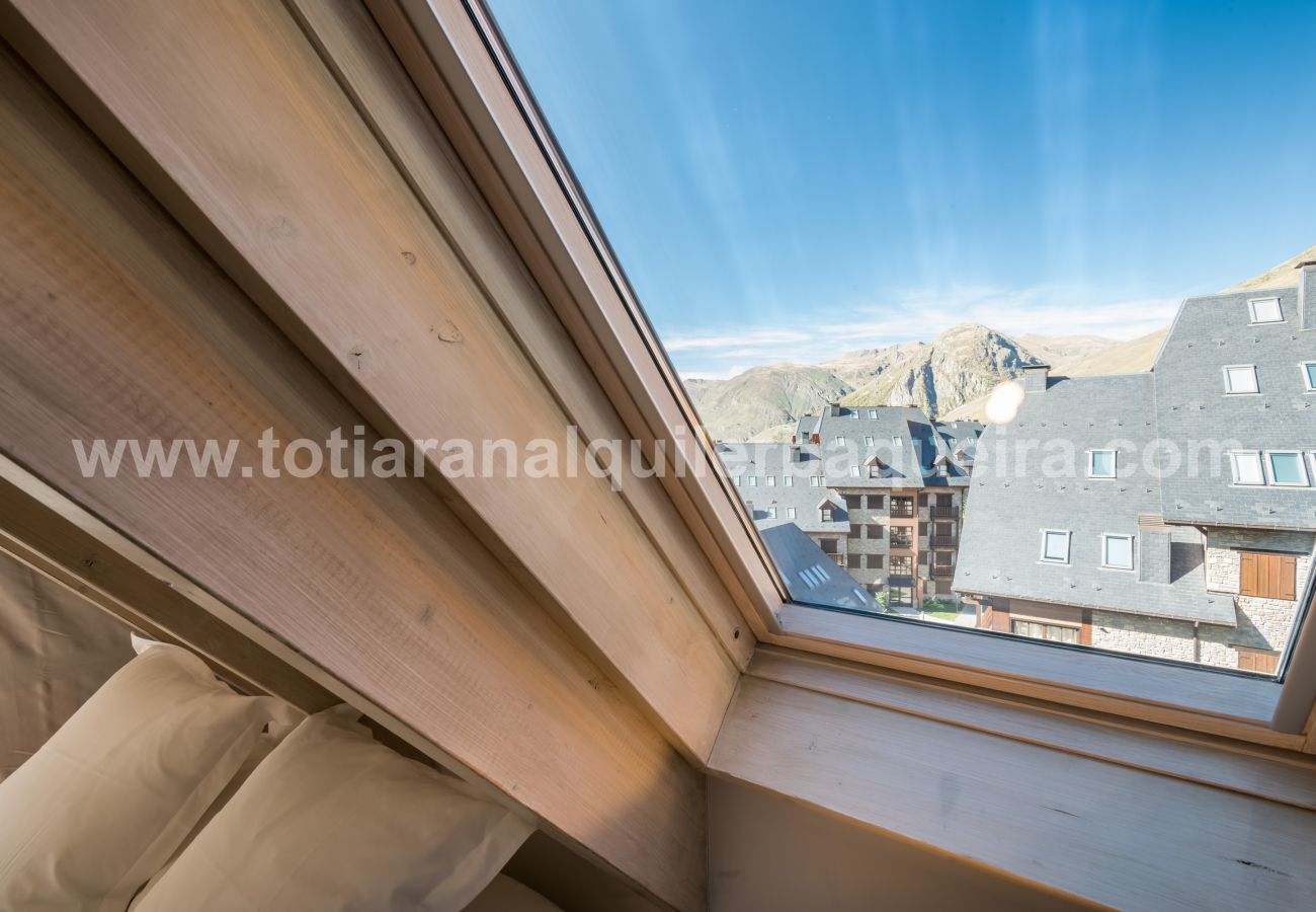 Apartment in Baqueira - Ratera by Totiaran