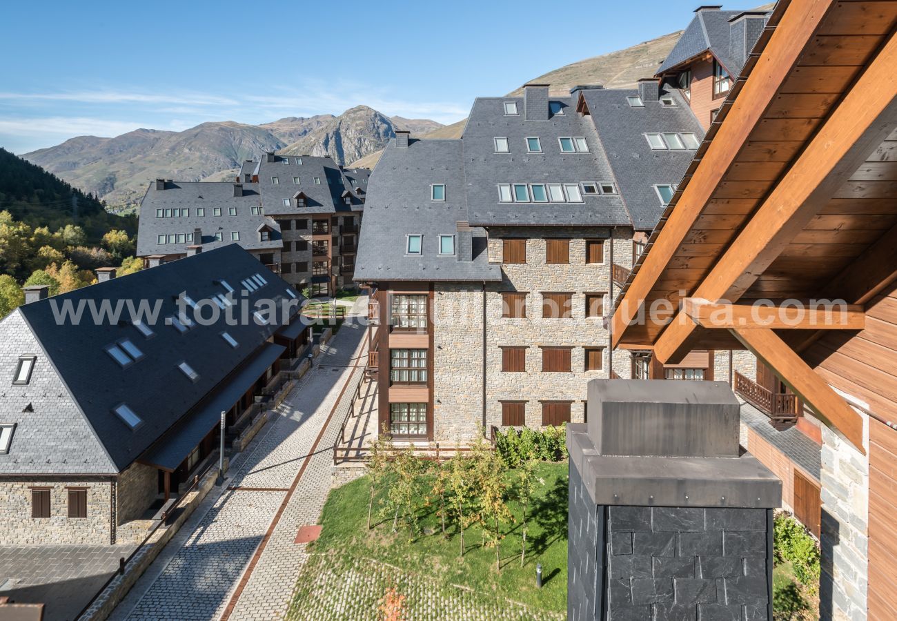 Apartment in Baqueira - Ratera by Totiaran