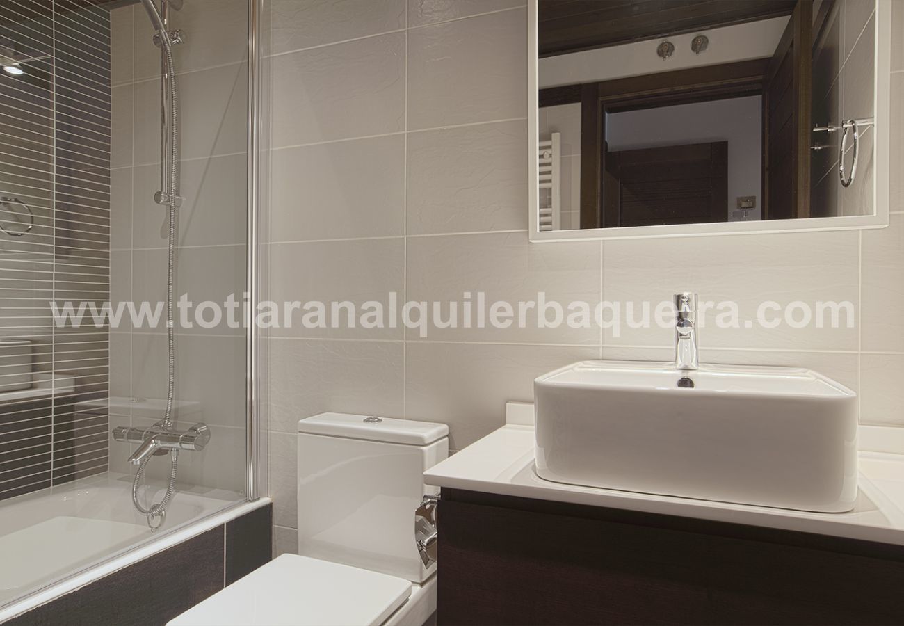 Apartment in Baqueira - Restanca by Totiaran