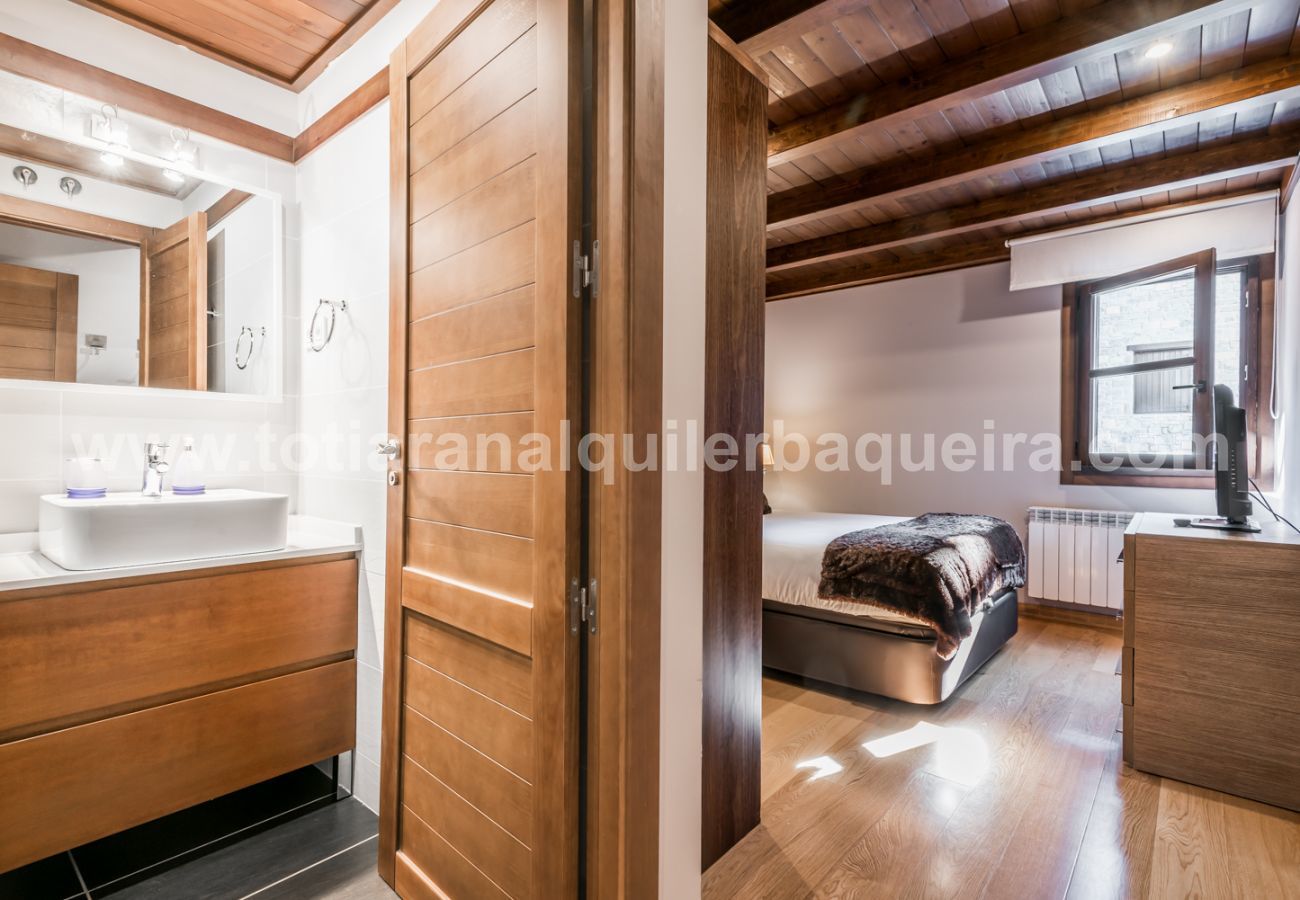 Apartment in Baqueira - Restanca by Totiaran