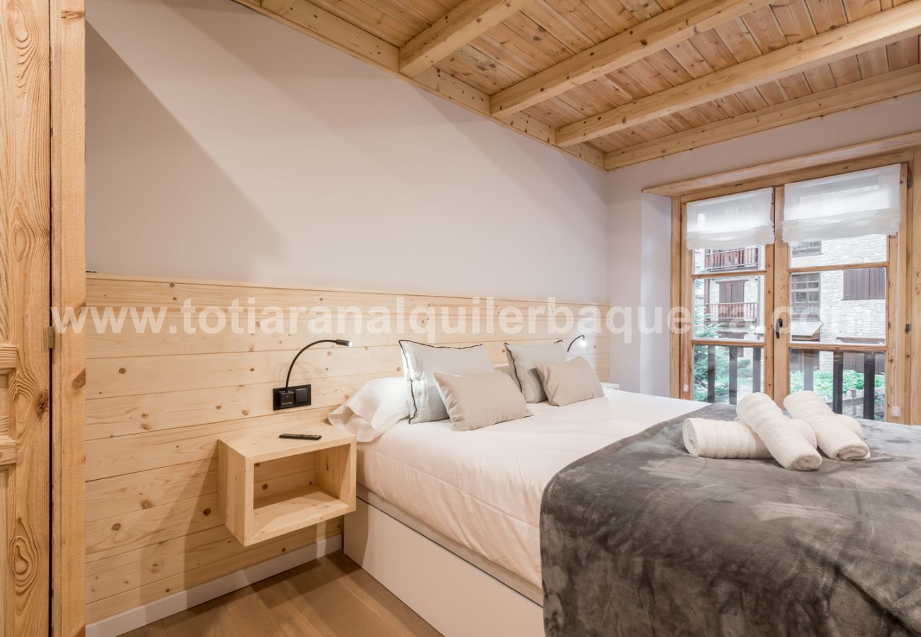 Apartment in Baqueira - Salenques by Totiaran