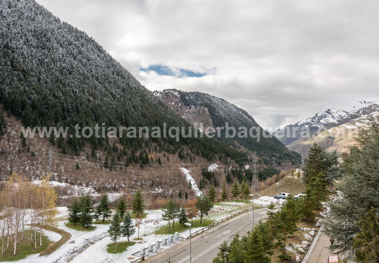 Apartment in Baqueira - Sauts by Totiaran