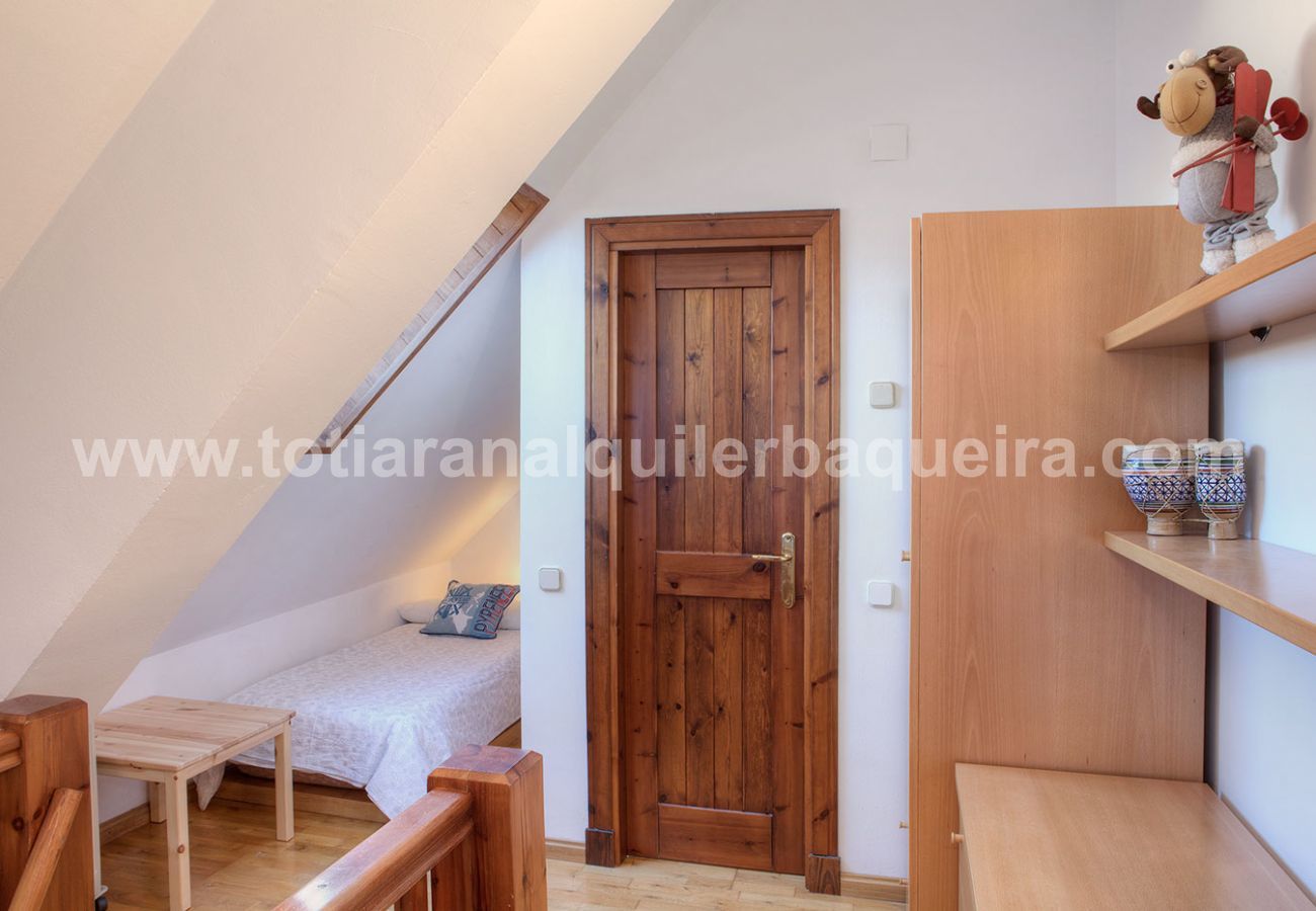 Apartment in Baqueira - Toran by Totiaran