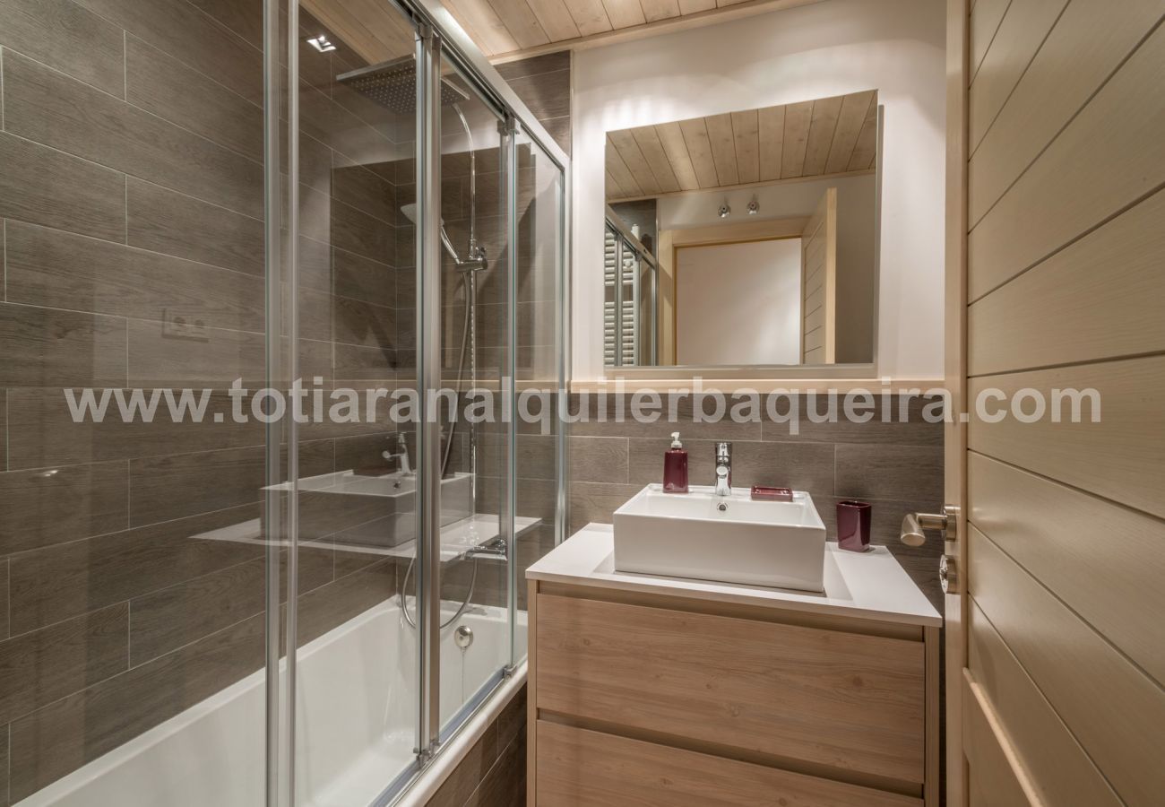 Apartment in Baqueira - Tubo Nere by Totiaran