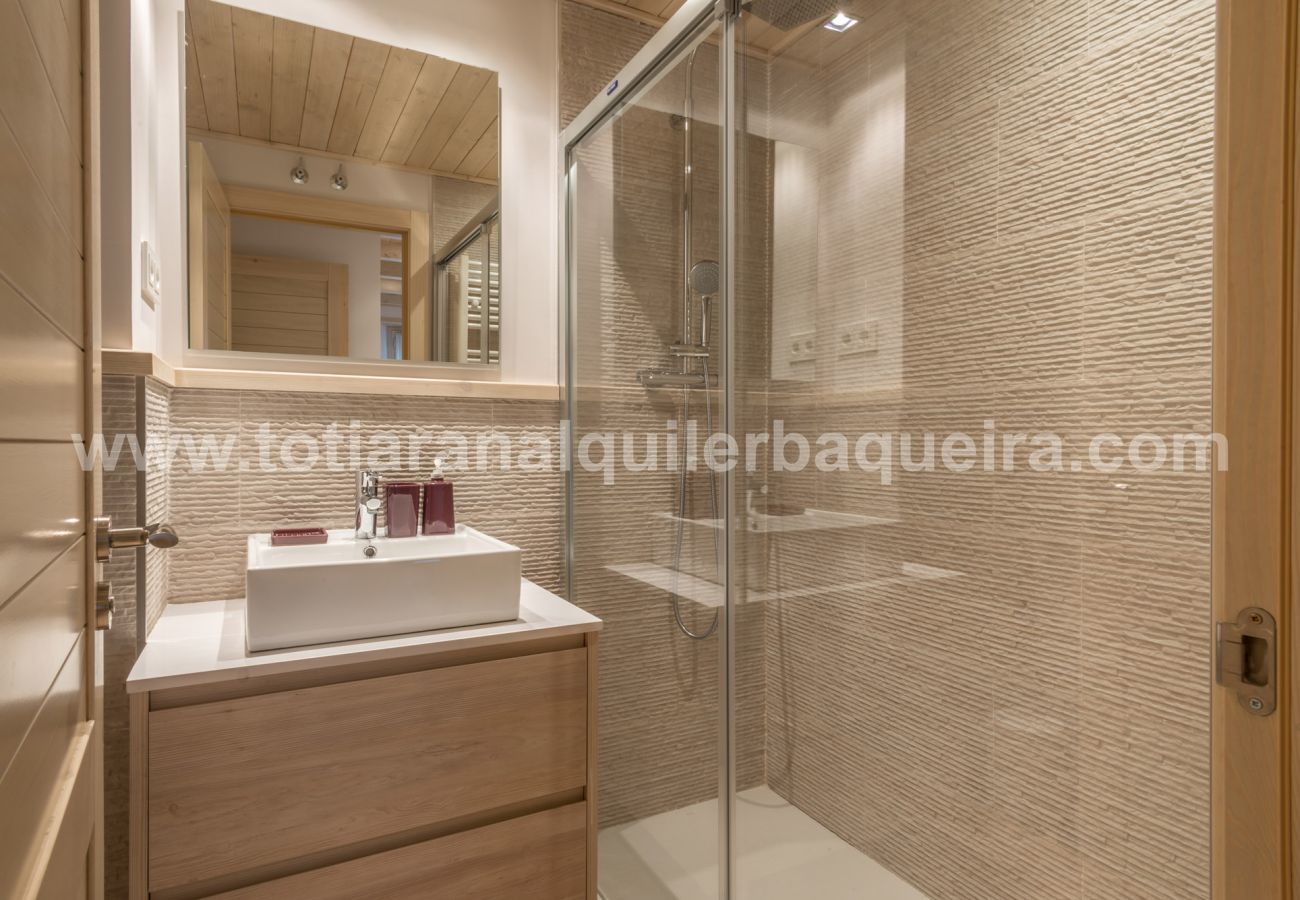 Apartment in Baqueira - Tubo Nere by Totiaran