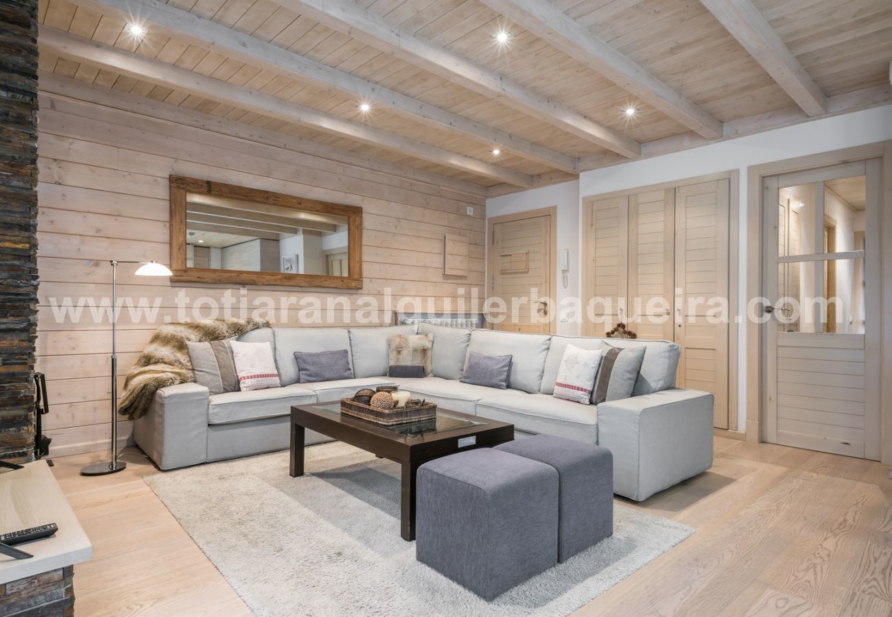 Apartment in Baqueira - Tubo Nere by Totiaran