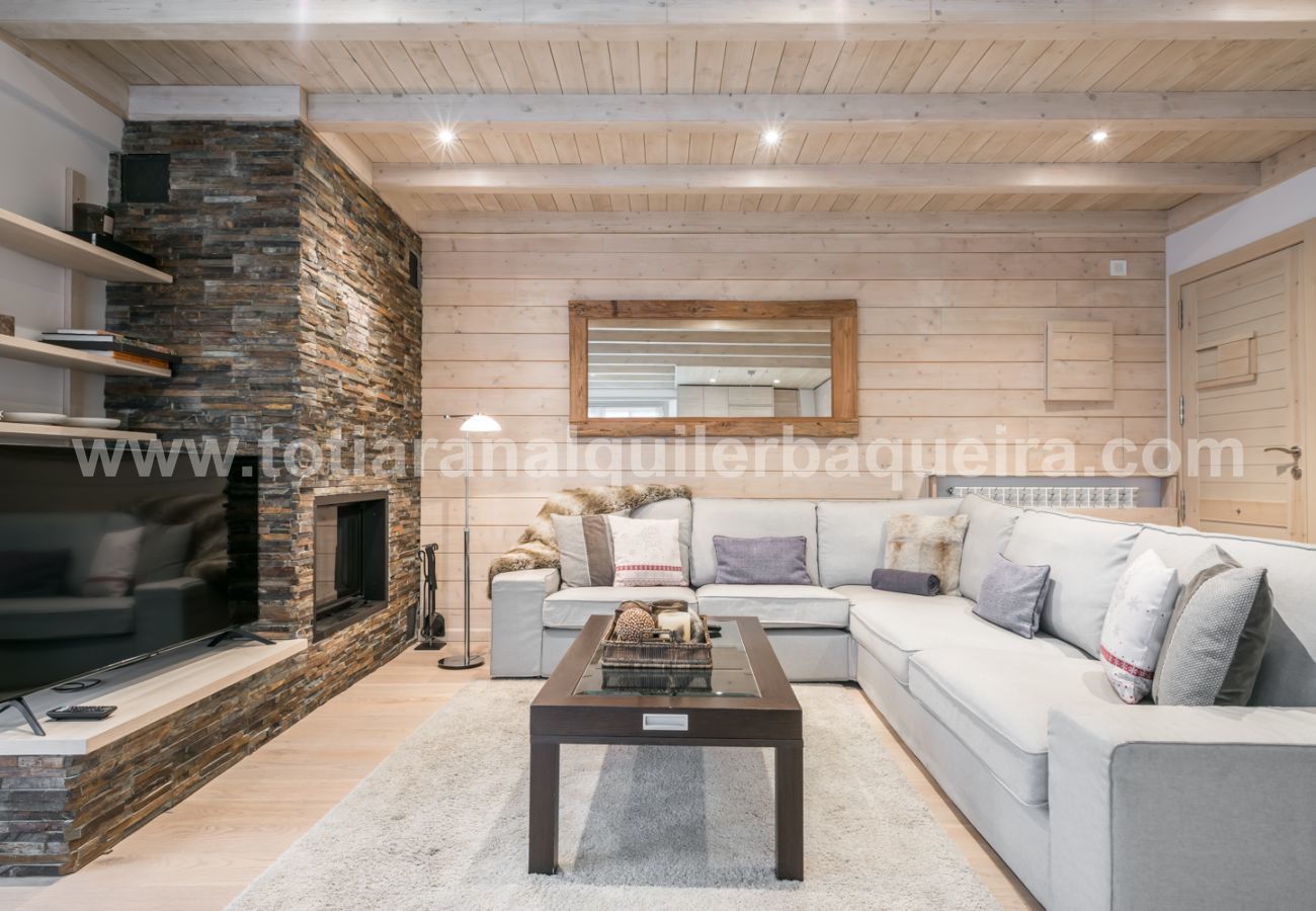 Apartment in Baqueira - Tubo Nere by Totiaran