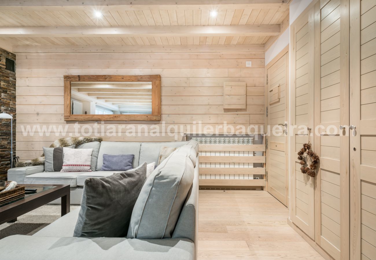 Apartment in Baqueira - Tubo Nere by Totiaran