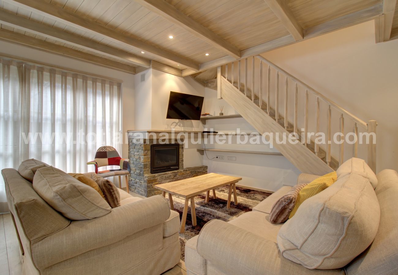 Living room of the Varrados by Totiaran apartment at the foot of the slopes