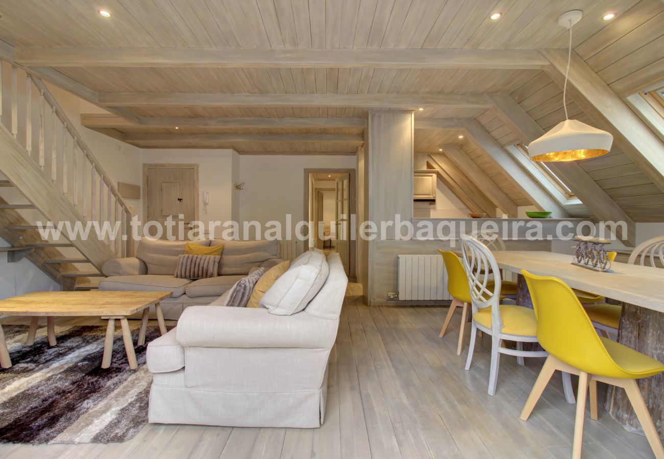 Living room of the Varrados by Totiaran apartment at the foot of the slopes