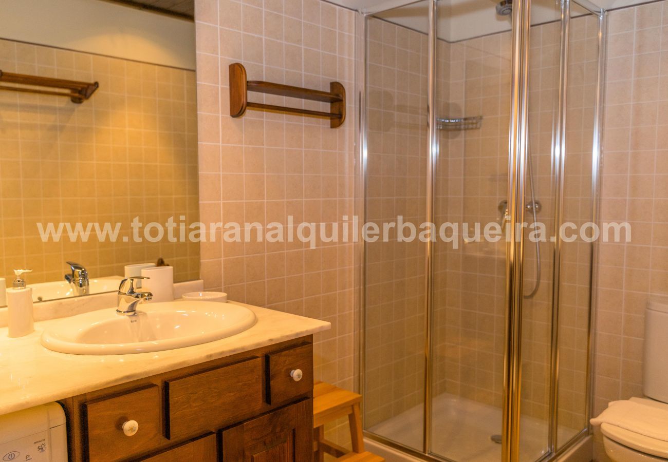 Apartment in Baqueira - Marimanha by Totiaran