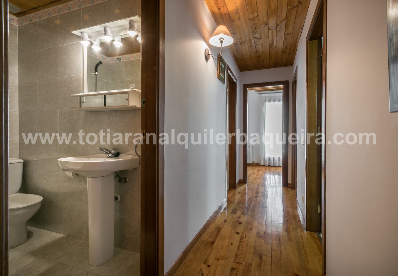 Apartment in Vielha e Mijaran - Montcorbison by Totiaran