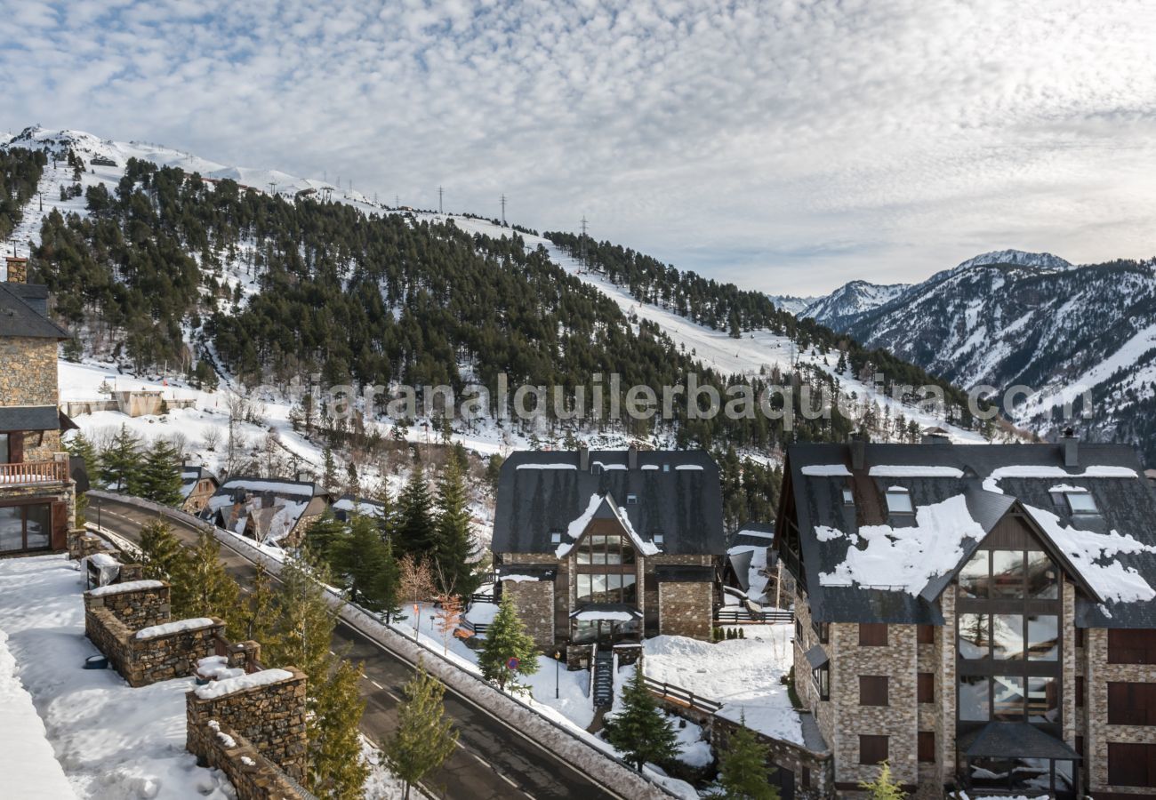 Apartment in Baqueira - Mike by Totiaran