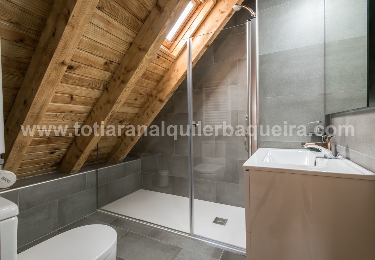 Apartment in Baqueira - Mike by Totiaran