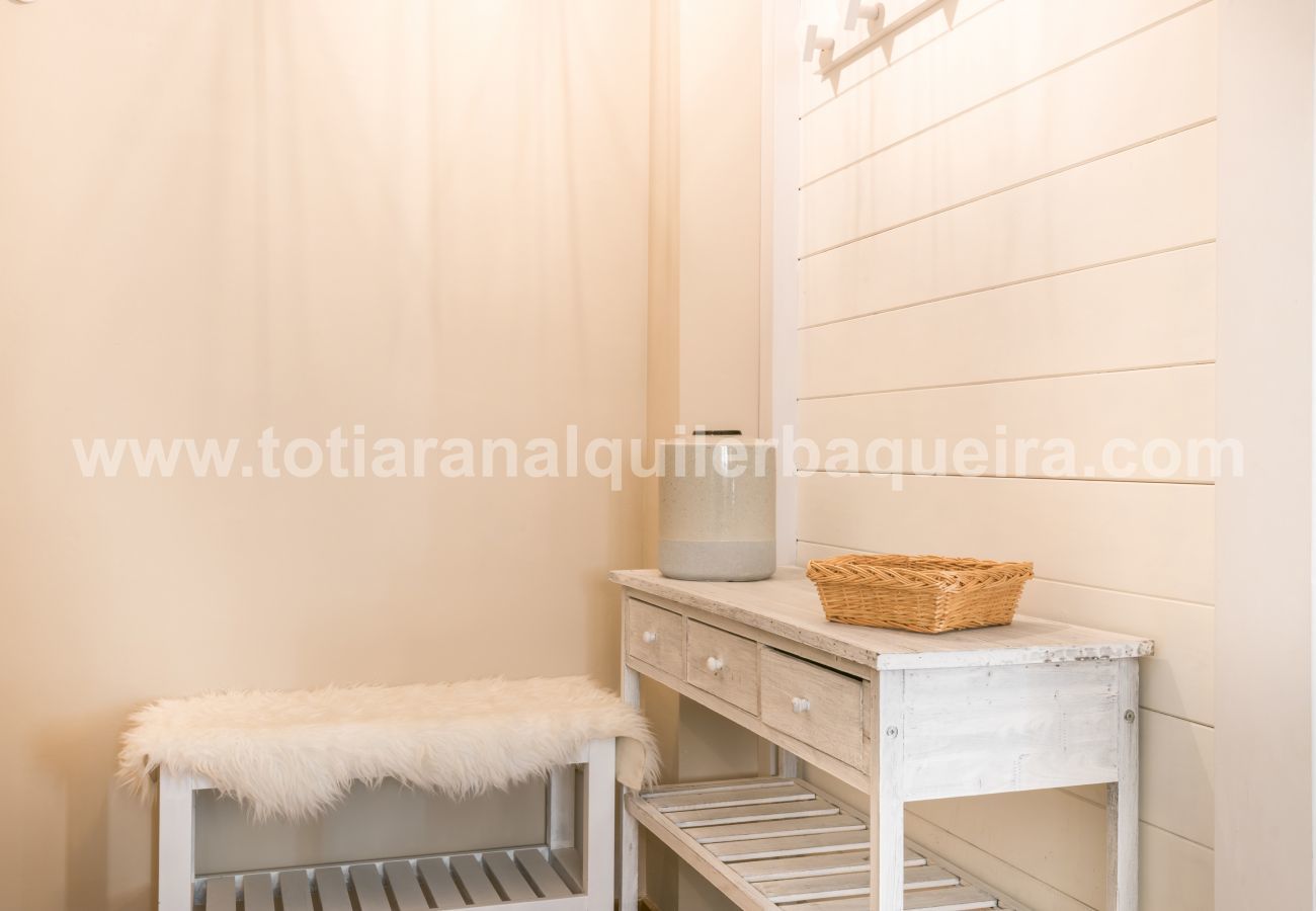 Apartment in Baqueira - Eli by Totiaran