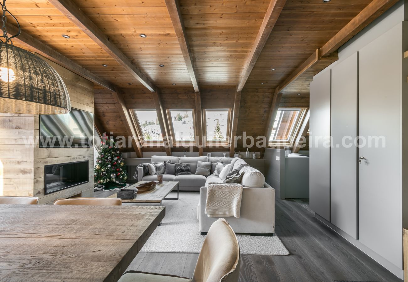 Apartment in Baqueira - Escornacrabes by Totiaran