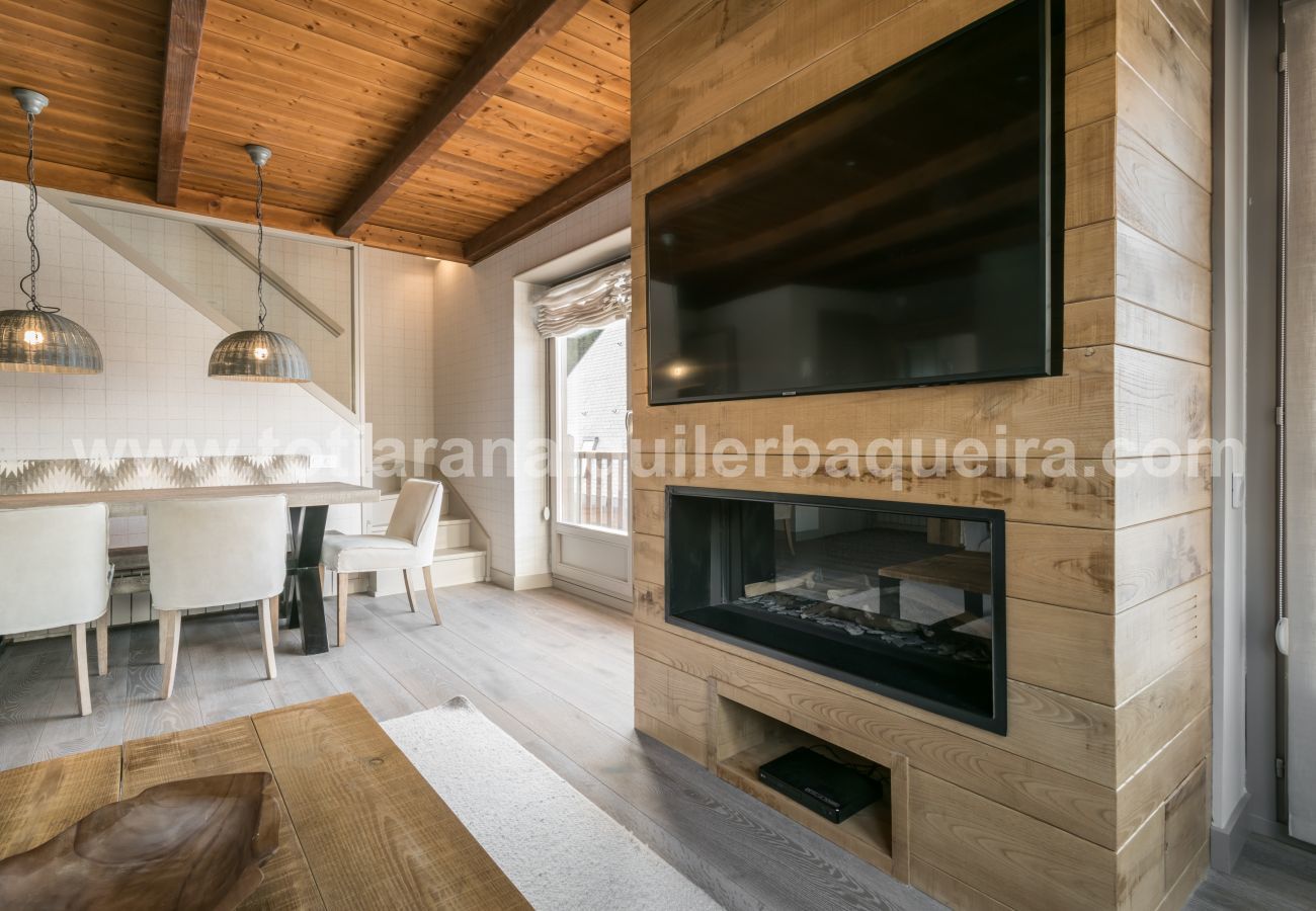 Apartment in Baqueira - Escornacrabes by Totiaran