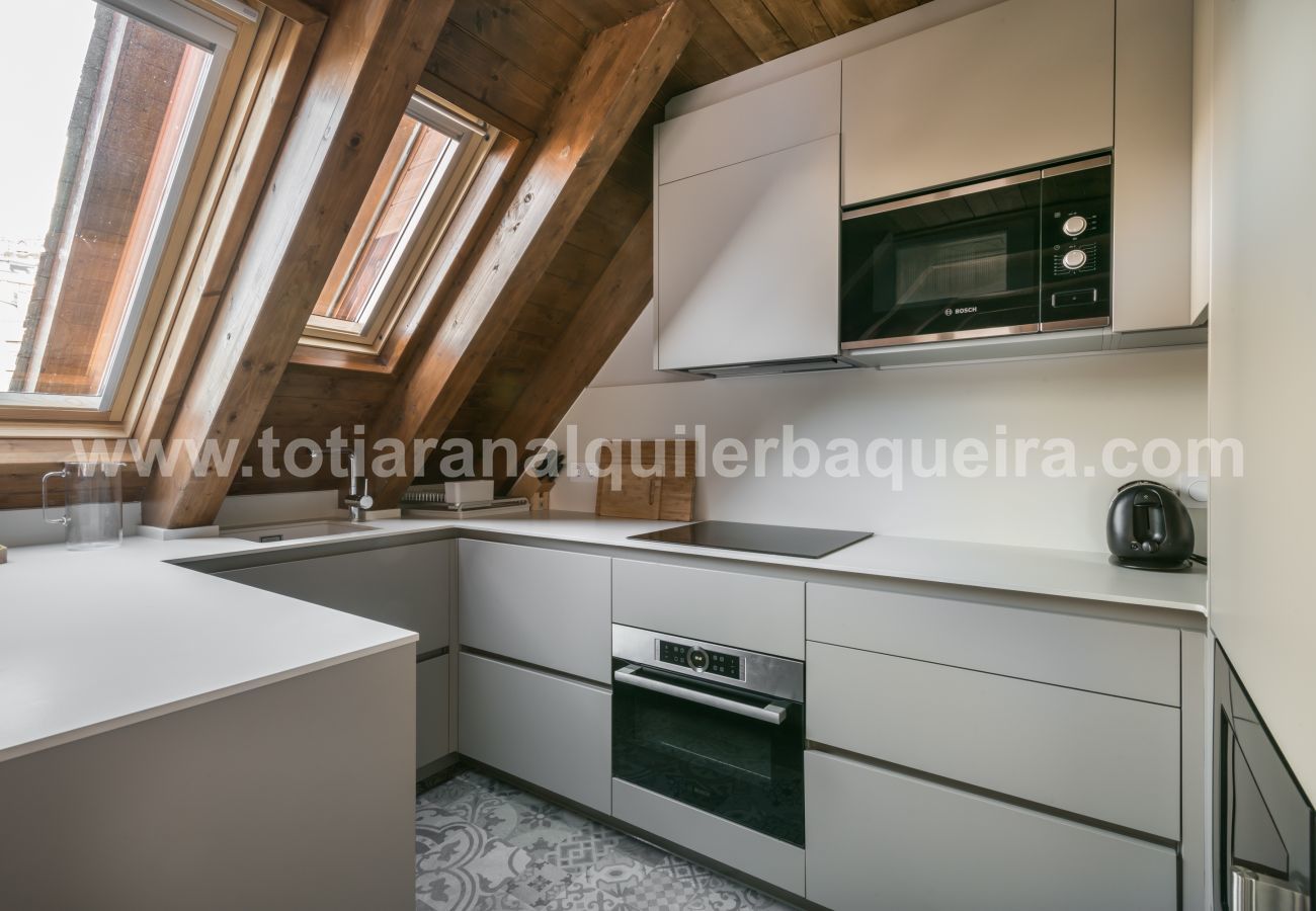 Apartment in Baqueira - Escornacrabes by Totiaran